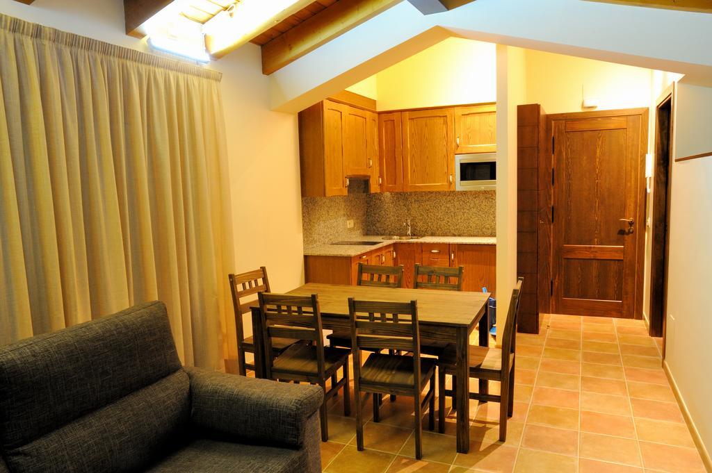 Fornols Apartaments Cal Climent מראה חיצוני תמונה